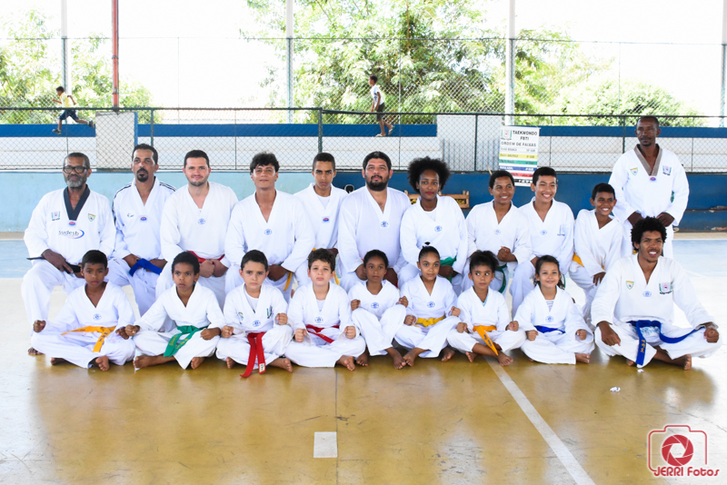 Academia de Taekwondo de Serra do Ramalho realiza exame de graduação
